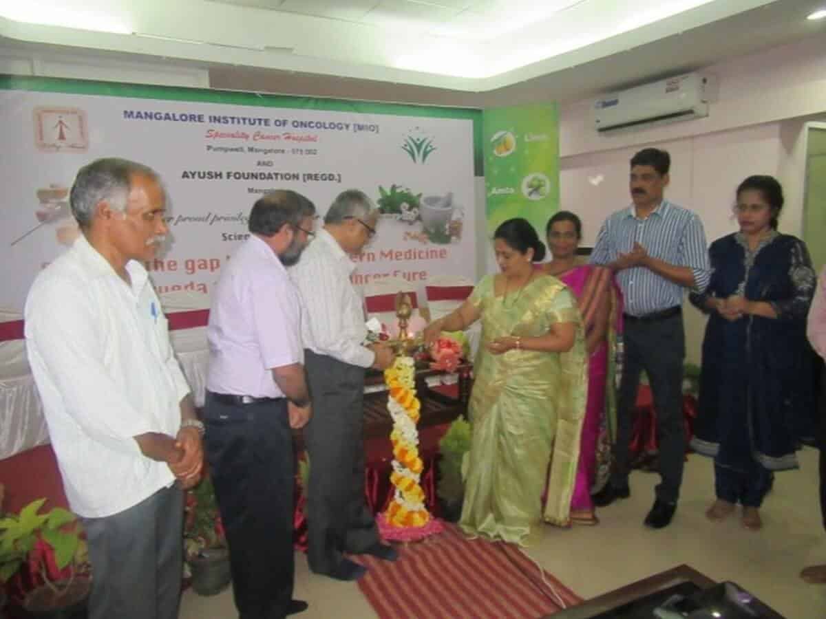 Scientific Meet On Bridging The Gap Between Modern Medicine & Ayurveda For Effective Cancer Cure